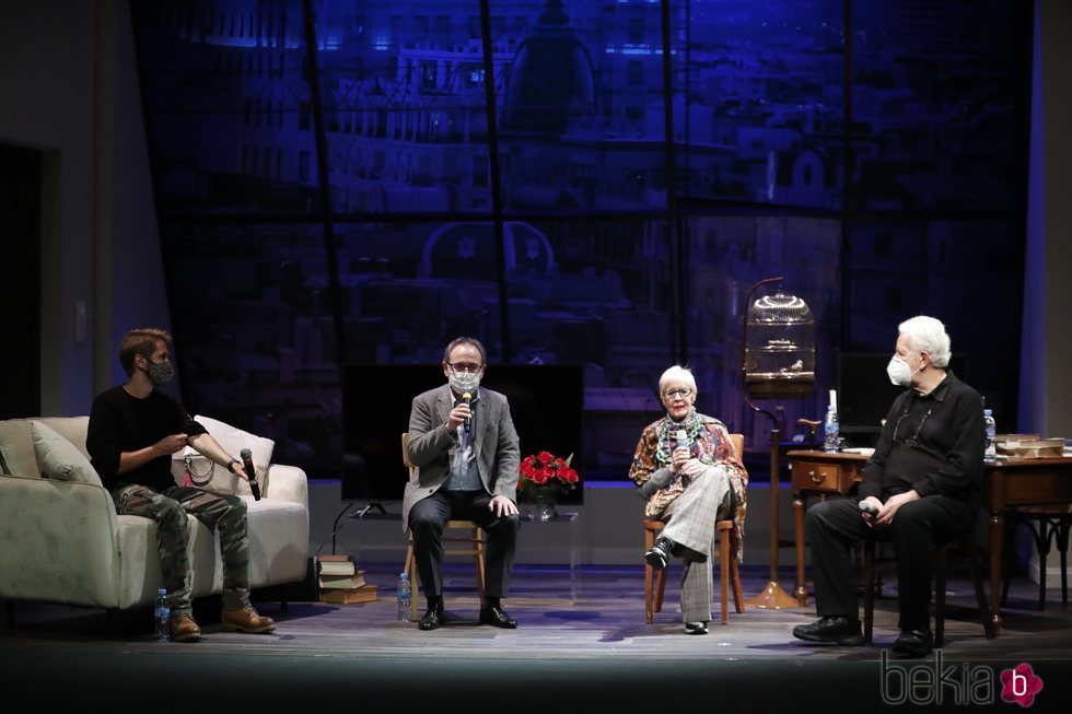 Manuel Martínez Velasco, Jesús Cimarro, Concha Velasco y José Carlos Plaza en la presentación de 'La habitación de María'