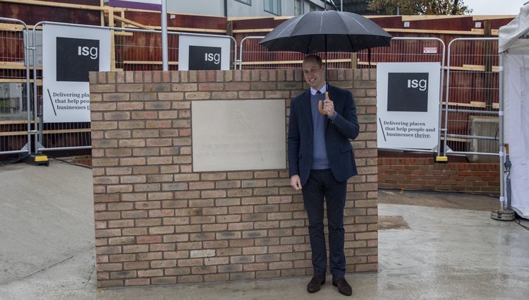 El Príncipe Guillermo en la construcción de un centro oncológico en el Royal Marsden Hospital de Sutton