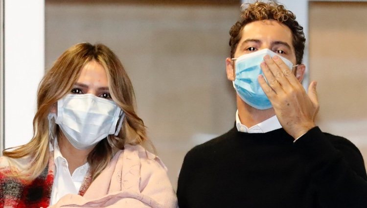 Rosanna Zanetti y David Bisbal presentan a su hija