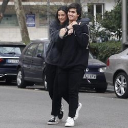 Victoria Federica y Jorge Bárcenas, muy enamorados y sonrientes