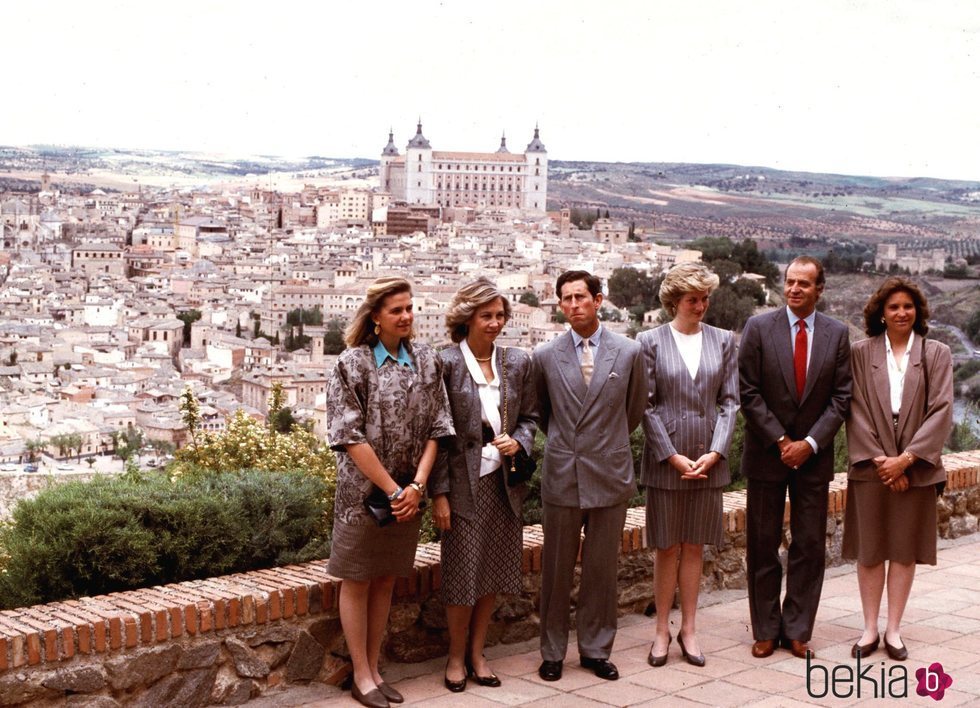 El Príncipe Carlos y Lady Di con los Reyes Juan Carlos y Sofía y las Infantas Elena y Cristina