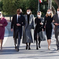 Andrea Casiraghi, Tatiana Santo Domingo, Pierre Casiraghi, Beatrice Borromeo, Alexandra de Hannover y Mélanie-Antoinette de Massy en el Día Nacional de Món