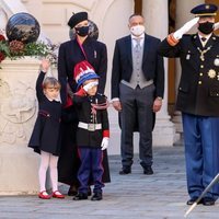 Alberto y Charlene de Mónaco, Jacques y Gabriella de Mónaco y Carolina de Mónaco en el Día Nacional de Mónaco