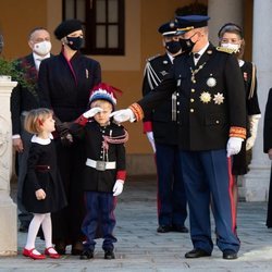 Alberto y Charlene de Mónaco con sus hijos Jacques y Gabriella de Mónaco en el Día Nacional de Mónaco 2020