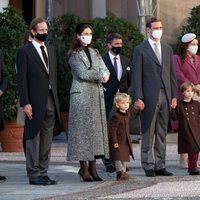 Andrea Casiraghi y Tatiana Santo Domingo, Pierre Casiraghi y Beatrice Borromeo con sus hijos Stefano y Francesco Casiraghi en el Día Nacional de Mónaco 202