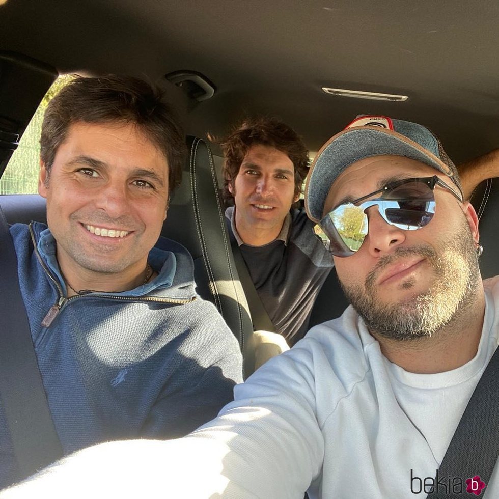 Fran, Kiko y Cayetano Rivera, en su reencuentro yendo a visitar al tío Riverita