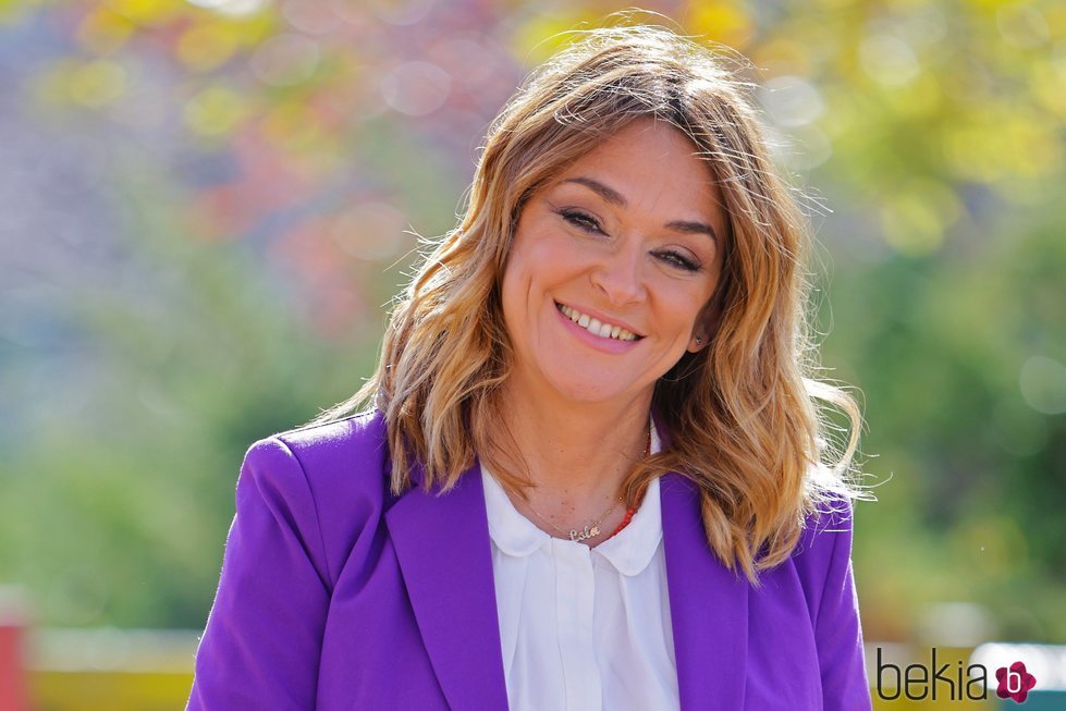 Toñi Moreno, muy sonriente presentando su libro