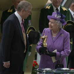 La Reina Isabel y el Príncipe Andrés en Ascot 2013