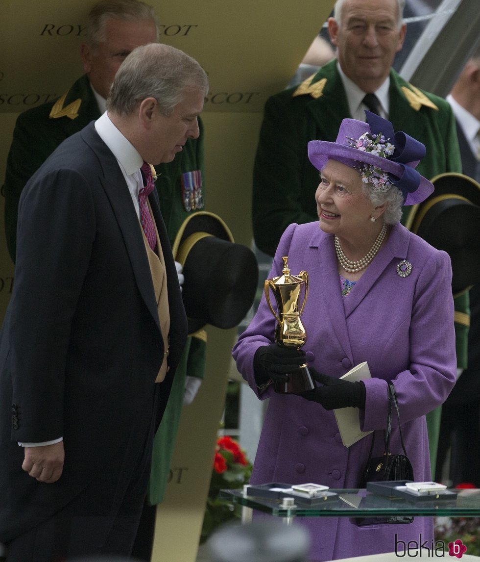 La Reina Isabel y el Príncipe Andrés en Ascot 2013