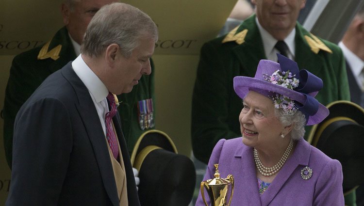 La Reina Isabel y el Príncipe Andrés en Ascot 2013