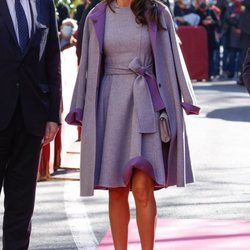 La Reina Letizia con la falda doblada en los Premios Rei Jaume I 2020