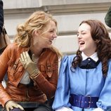 Blake Lively y Leighton Meester en el rodaje de 'Gossip girl' hace años