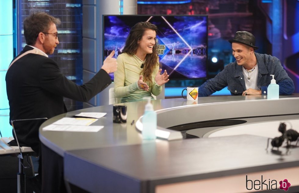 Amaia Romero y Alizzz durante su visita juntos a 'El Hormiguero'