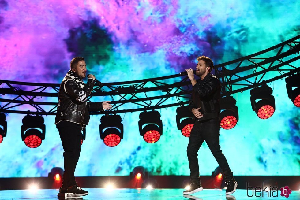 Beret y Pablo Alborán cantando 'Sueño' en Los 40 Music Awards 2020