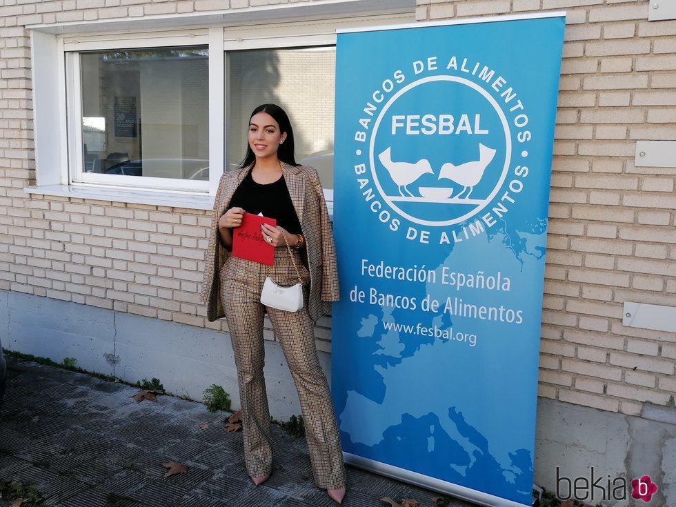 Georgina Rodríguez en el Banco de Alimentos de España