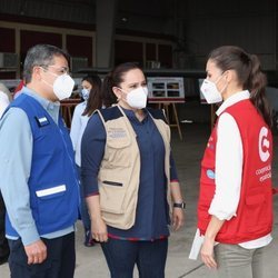 La Reina Letizia con el Presidente de Honduras, Juan Orlando Hernández y la Primera Dama, Ana García, en su viaje humanitario a Honduras