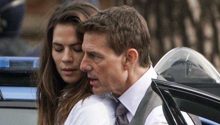 Tom Cruise y Hayley Atwell durante el rodaje de 'Misión imposible 7'