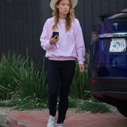 Olivia Wilde saliendo de su casa de Los Angeles muy enfadada