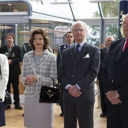 Carlos Gustavo y Silvia de Suecia con Harald y Sonia de Noruega en Harstad