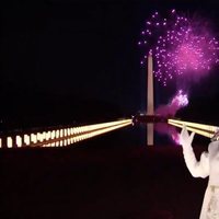 Katy Perry, cantando entre fuegos artificiales en la toma de posesión de Joe Biden