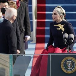 Lady Gaga, saludando a Joe Biden y a su mujer en su toma de posesión