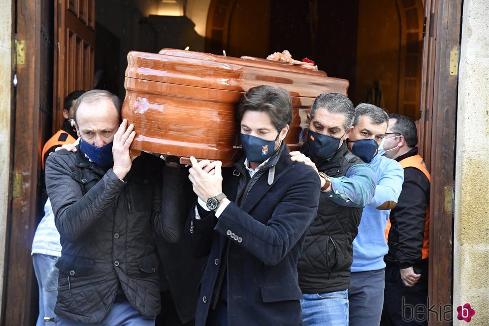 Canales Rivera en el funeral de José Rivera 'Riverita'