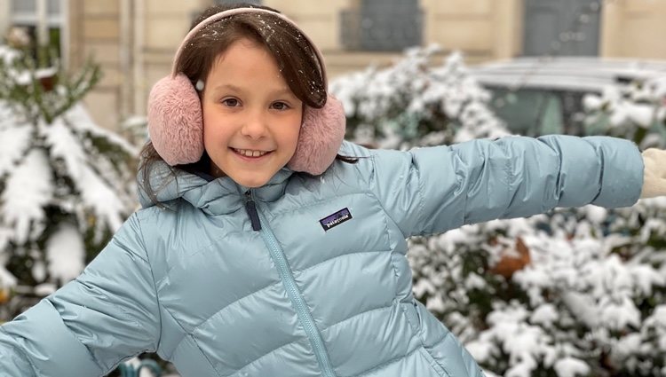 Athena de Dinamarca, muy sonriente en la nieve por su noveno cumpleaños