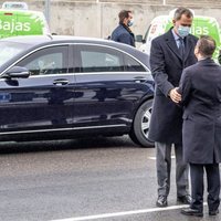 El Rey Felipe da el pésame a Emiliano García-Page por la muerte de su madre