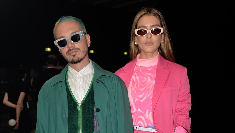 J Balvin y Valentina Ferrer juntos en un desfile de Kenzo