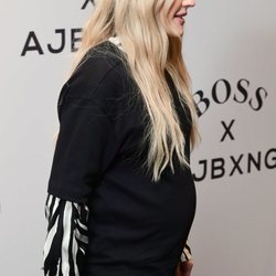 Ellie Goulding presumiendo de barriga tras anunciar su embarazo