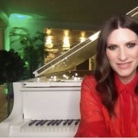 Laura Pausini en los Globos de Oro 2021