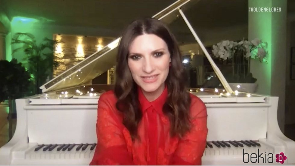 Laura Pausini en los Globos de Oro 2021