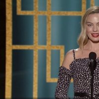 Margot Robbie en los Globos de Oro 2021