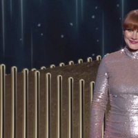 Bryce Dallas Howard en los Globos de Oro 2021