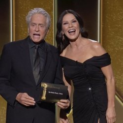 Michael Douglas y Catherine Zeta-Jones en los Globos de Oro 2021