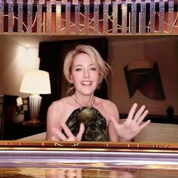 Gillian Anderson en los Globos de Oro 2021