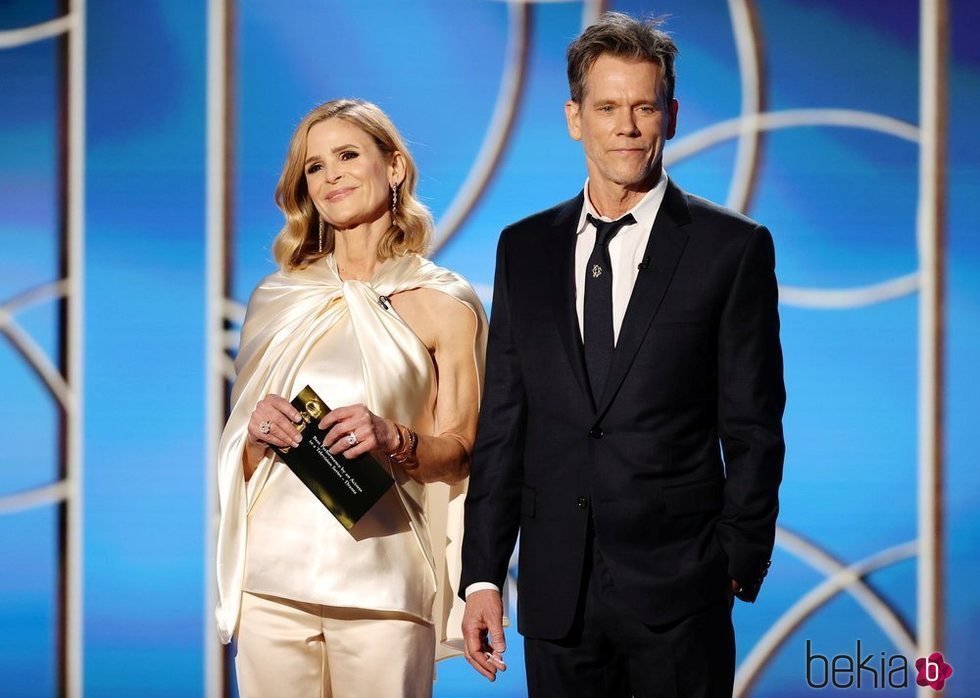 Kyra Sedgwick y Kevin Bacon en los Globos de Oro 2021