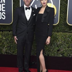 Gal Gadot y Yaron Versano en los Globos de Oro 2018