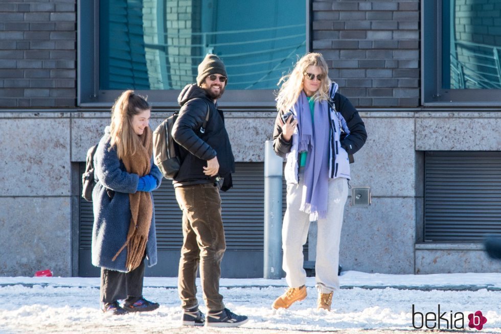 Toni Garrn y Alex Pettyfer en Berlín