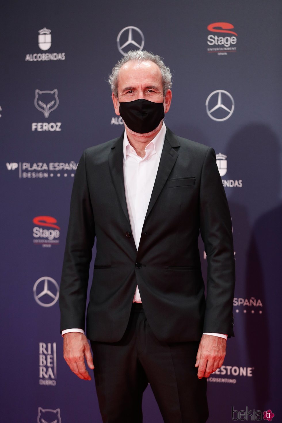 Willy Toledo en la alfombra roja de los Premios Feroz 2021