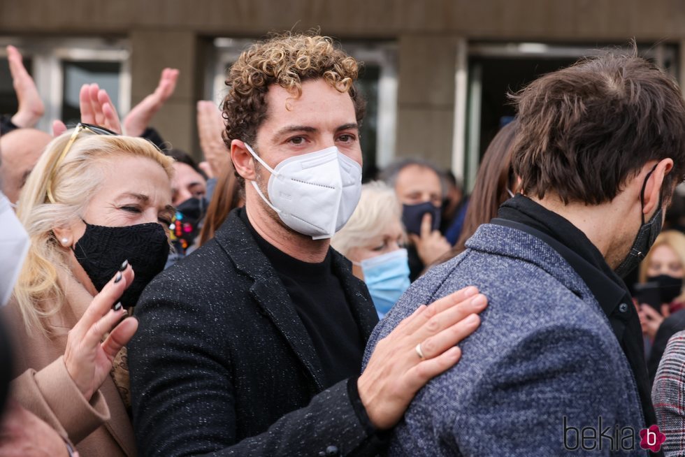 David Bisbal en la capilla ardiente de Álex Casademunt