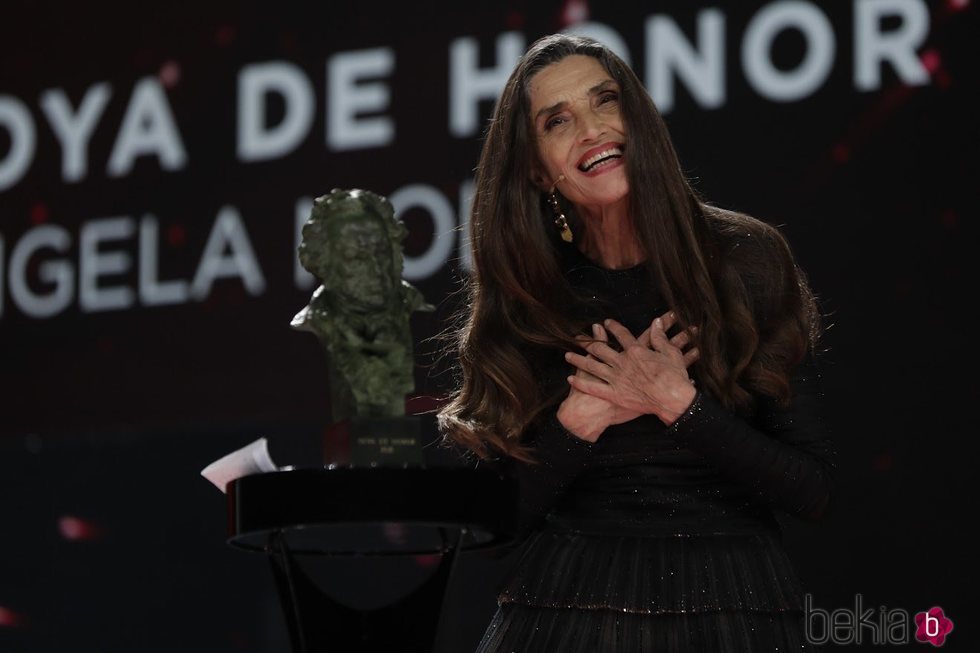 Ángela Molina recibiendo su Goya de Honor 2021