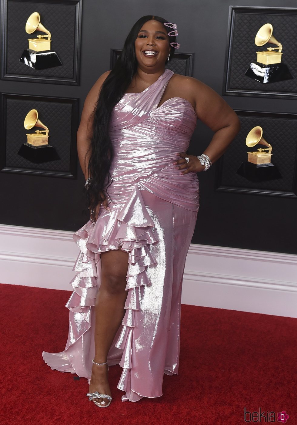 Lizzo en la alfombra roja de los premios Grammy 2021