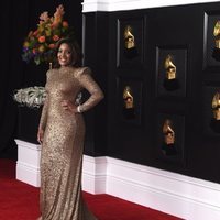 Mickey Guyton en la alfombra roja de los premios Grammy 2021