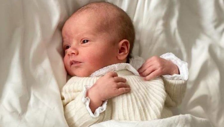 Los Príncipes Carlos Felipe y Sofía de Suecia presentan a su tercer hijo Julian Herbert Folke