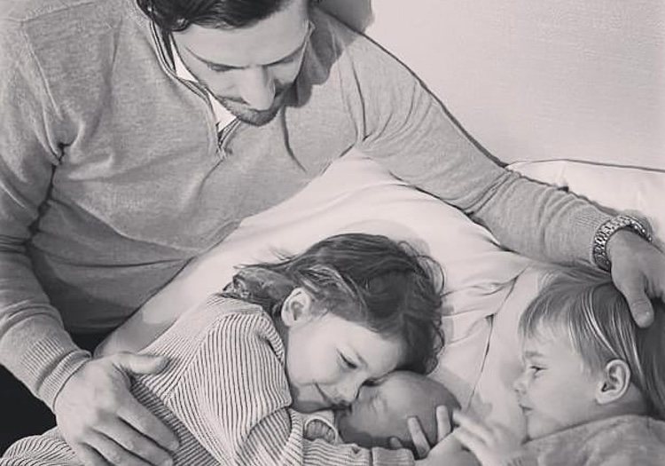 Primera imagen de Carlos Felipe de Suecia con sus tres hijos, Alejandro, Gabriel y Julian de Suecia