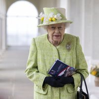 La Reina Isabel acudiendo al primer acto oficial de 2021