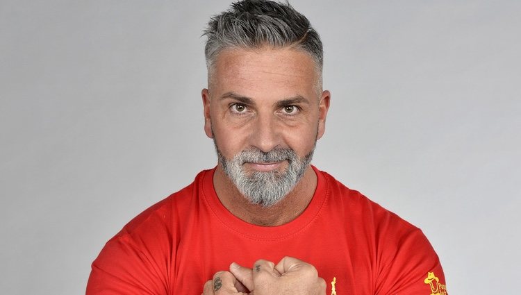 Carlos Alba en la foto oficial de 'Supervivientes 2021'