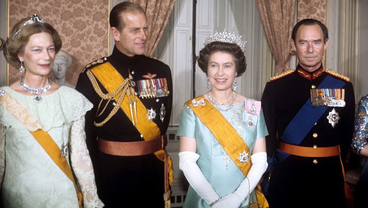 La Reina Isabel y el Duque de Edimburgo con Juan y Josefina Carlota de Luxemburgo en 1976