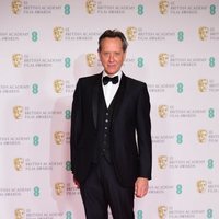 Richard E. Grant en los BAFTA 2021